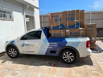 Veículo da Top Split com caixas de ar condicionado novos